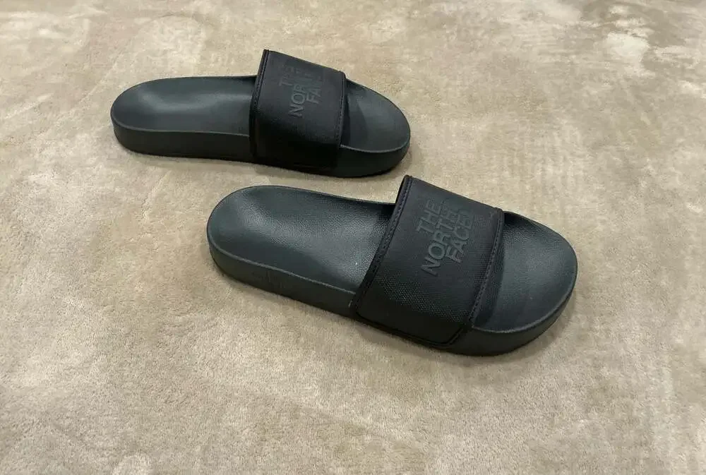 The North Face Men's Base Camp Slide III Sandals in Black SIZE 7
